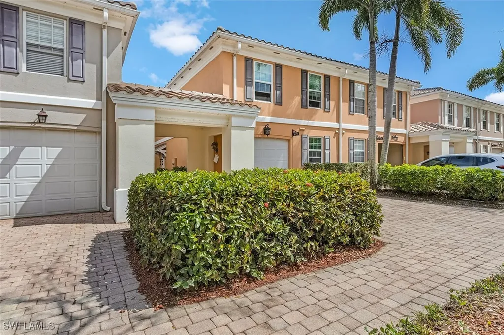 5677 Cove Circle Naples FL 34119