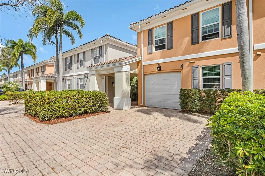 5677 Cove Circle Naples FL 34119