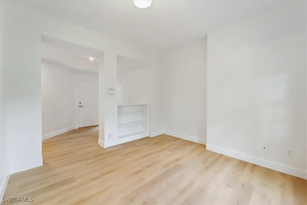 2868 Aintree Lane Naples FL 34112