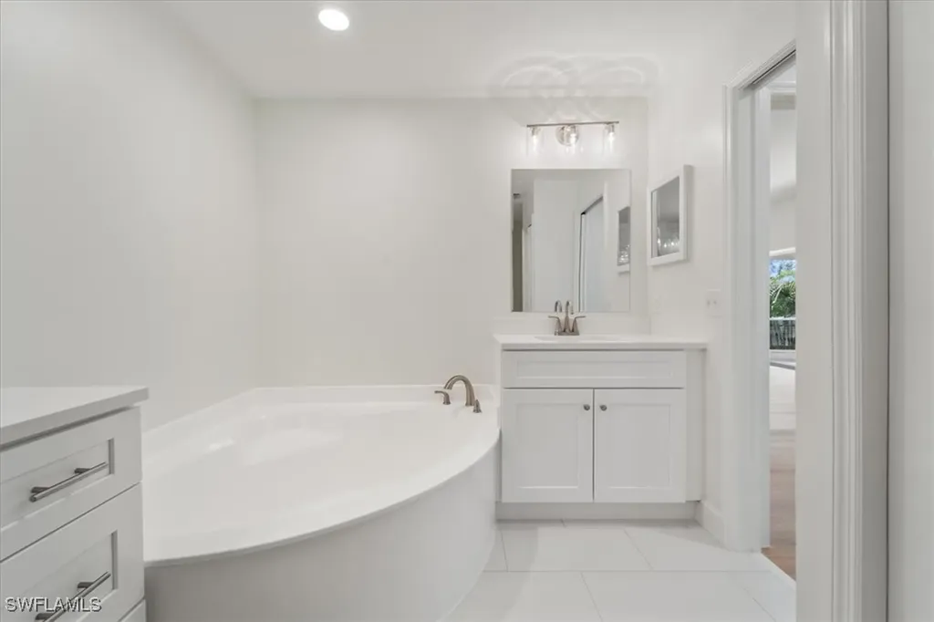 2868 Aintree Lane Naples FL 34112