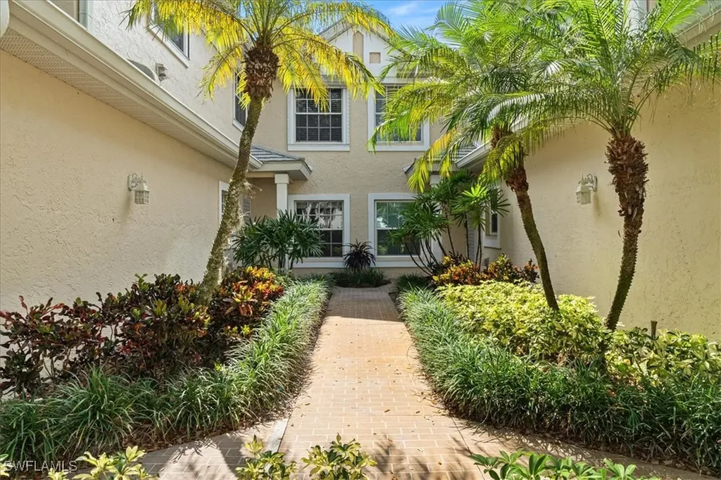 2868 Aintree Lane Naples FL 34112