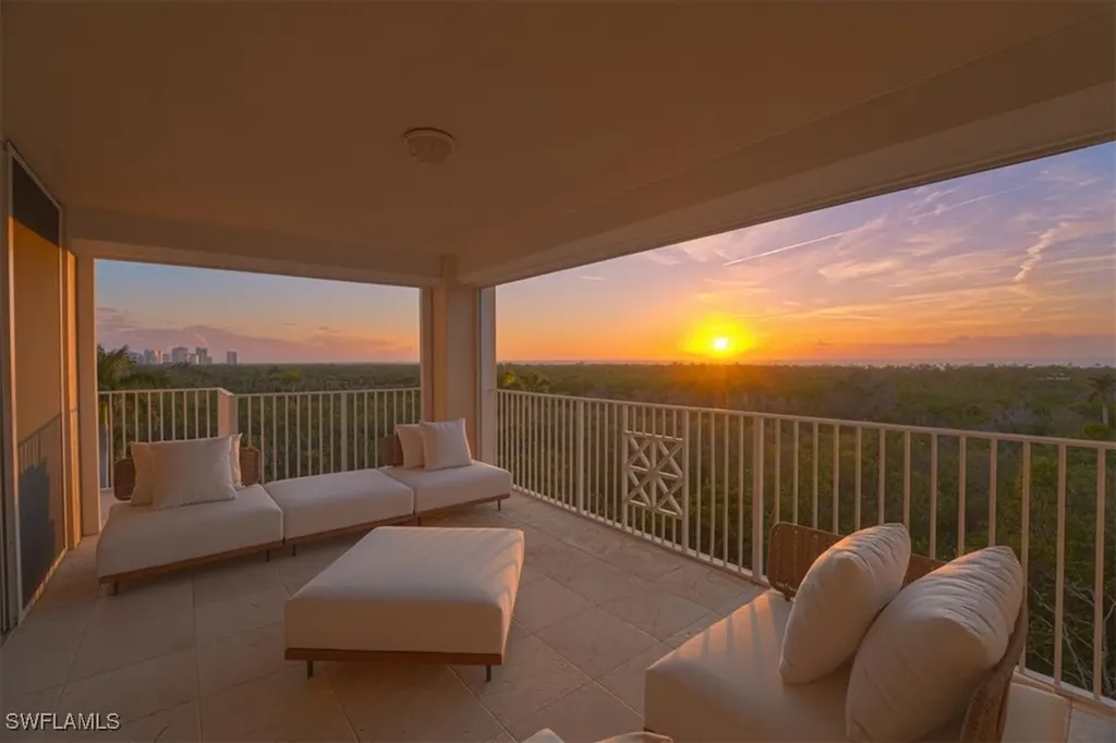 6597 Nicholas Boulevard Naples FL 34108