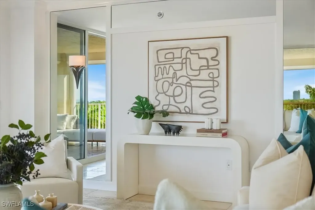 6597 Nicholas Boulevard Naples FL 34108