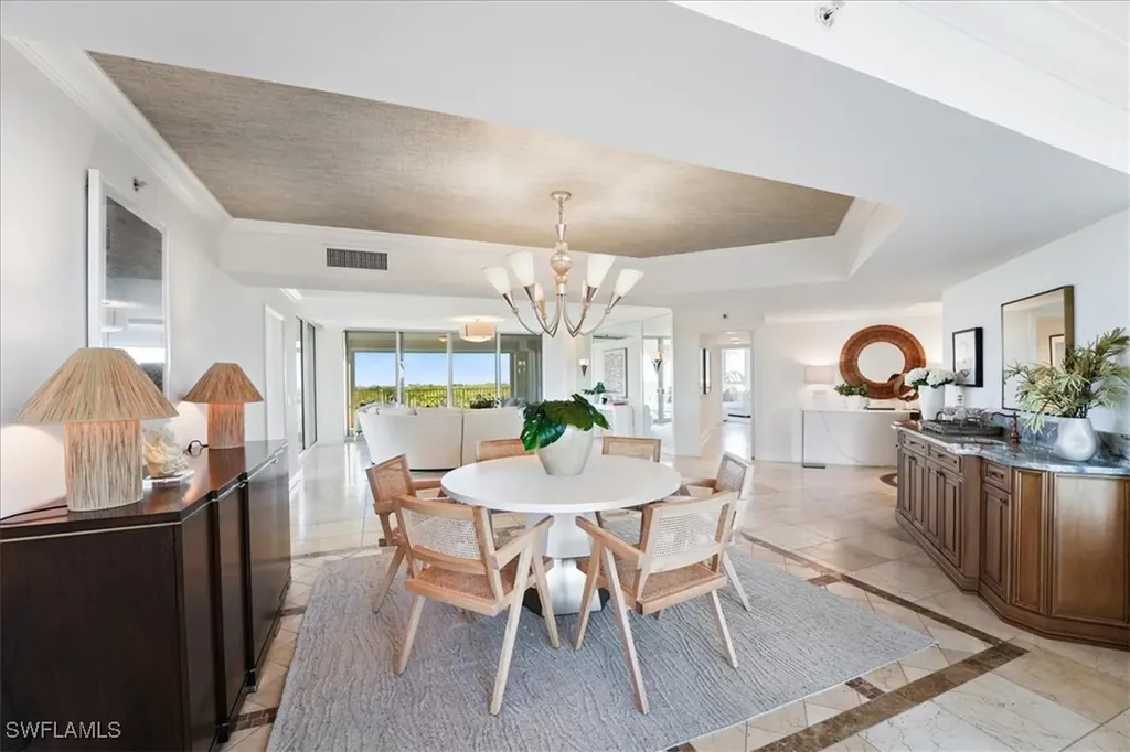 6597 Nicholas Boulevard Naples FL 34108