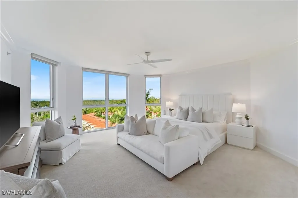 6597 Nicholas Boulevard Naples FL 34108