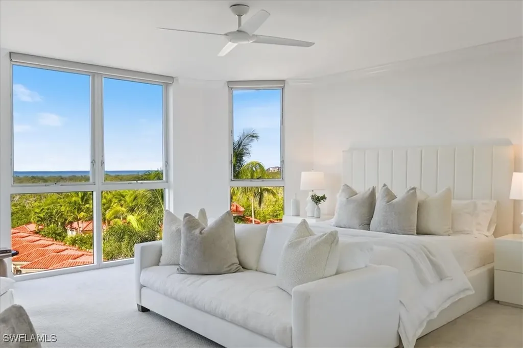 6597 Nicholas Boulevard Naples FL 34108
