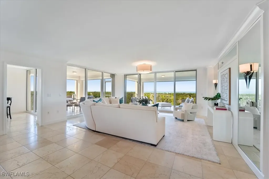 6597 Nicholas Boulevard Naples FL 34108