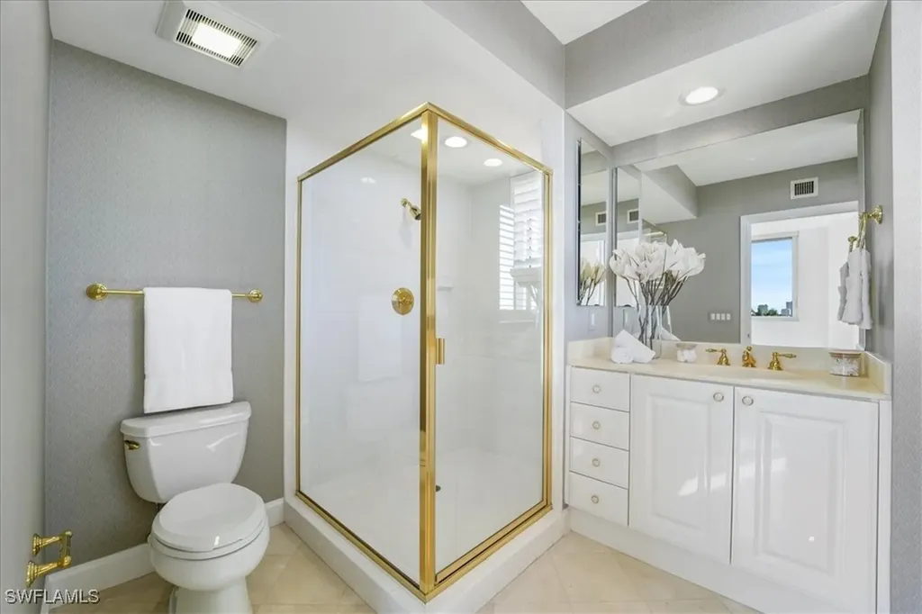 6597 Nicholas Boulevard Naples FL 34108