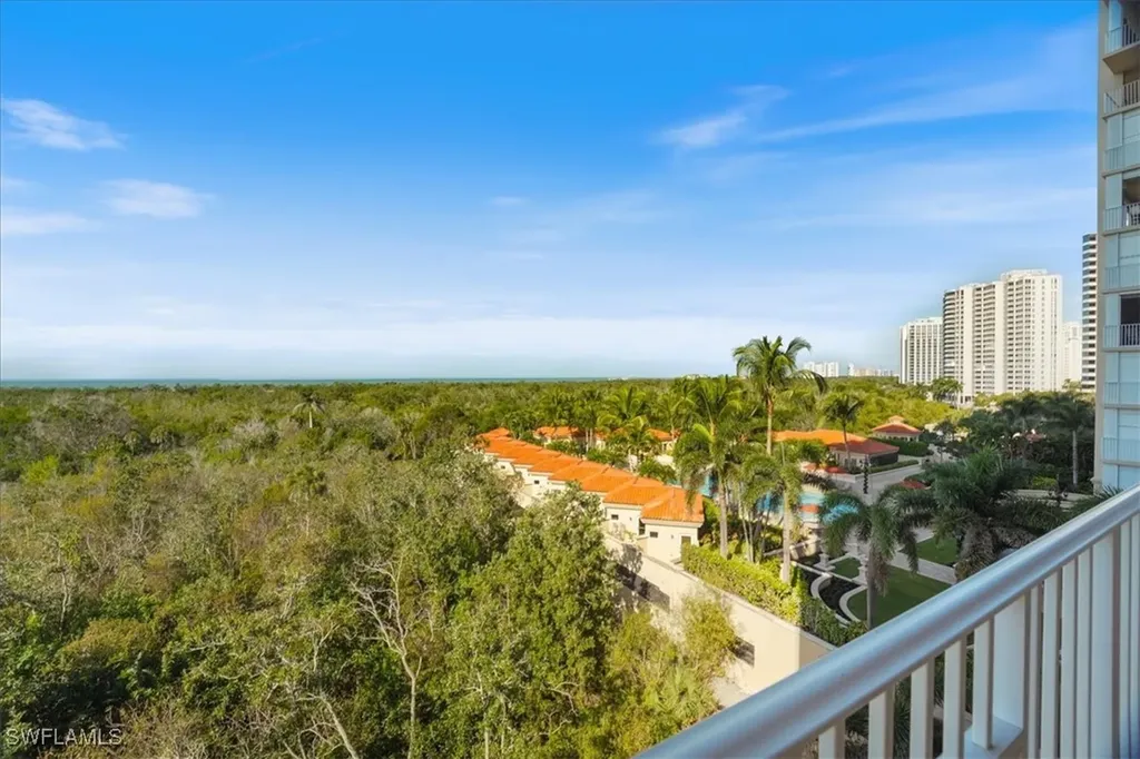 6597 Nicholas Boulevard Naples FL 34108