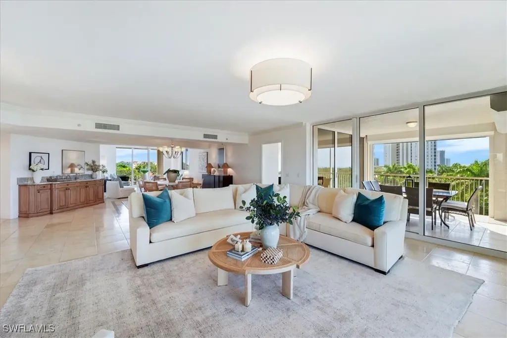 6597 Nicholas Boulevard Naples FL 34108