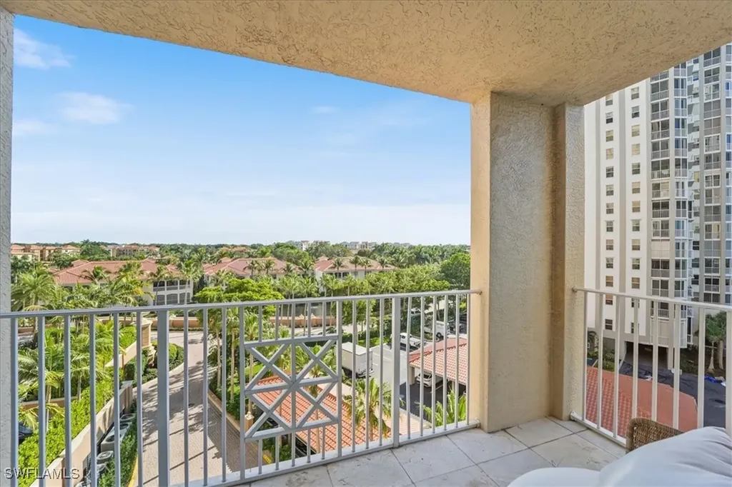 6597 Nicholas Boulevard Naples FL 34108