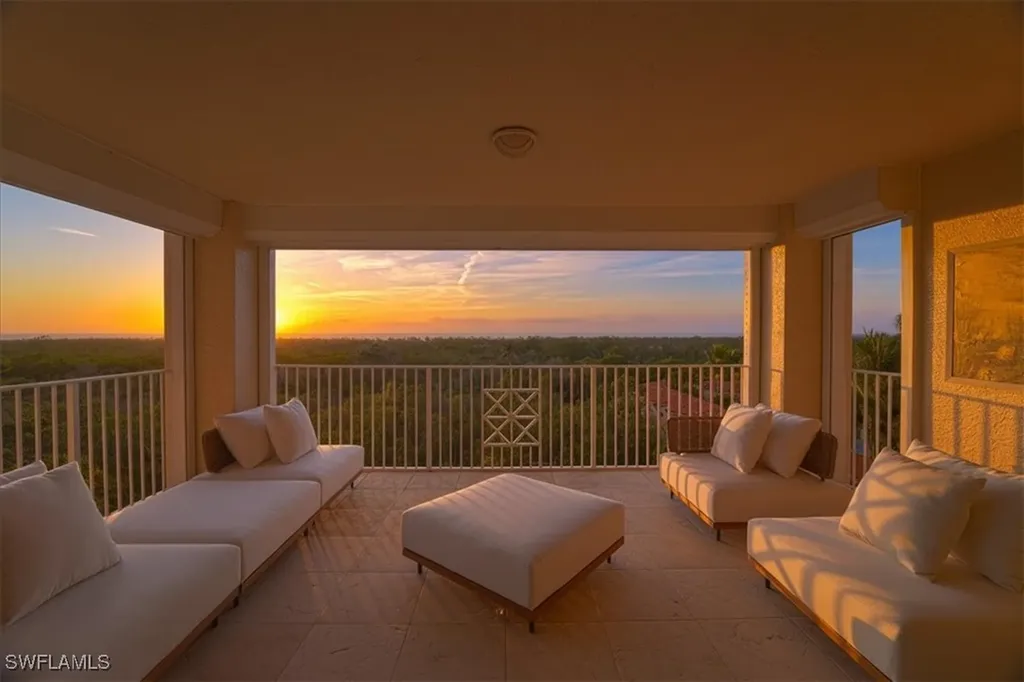 6597 Nicholas Boulevard Naples FL 34108