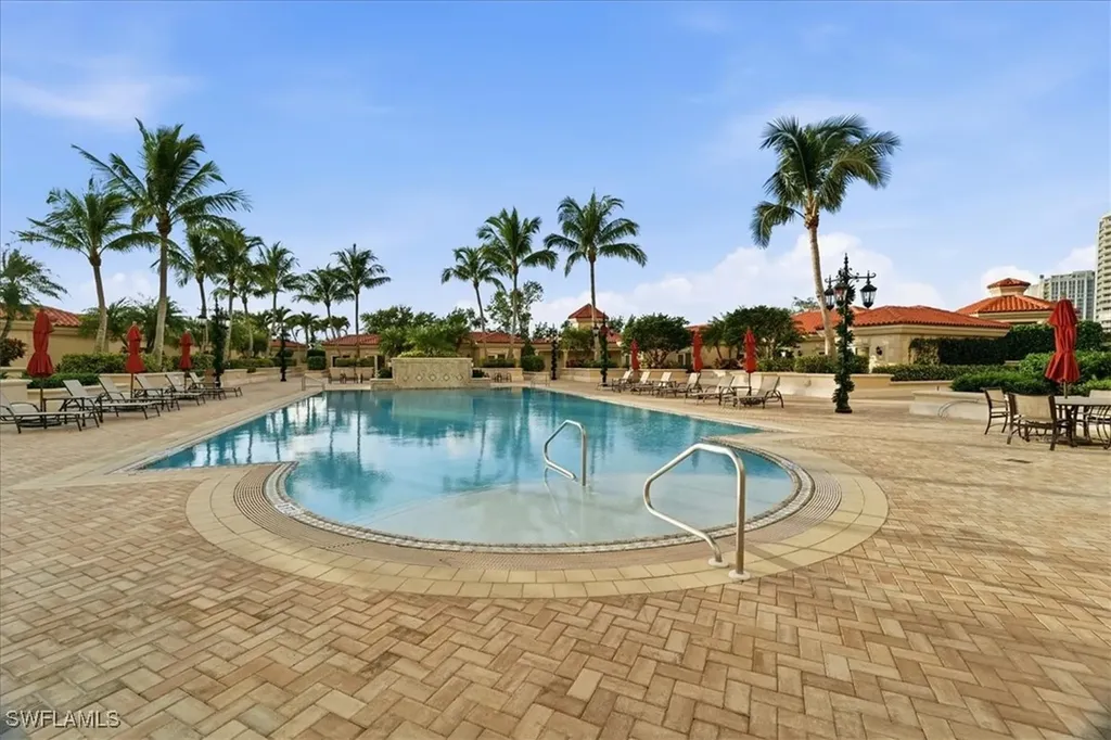 6597 Nicholas Boulevard Naples FL 34108