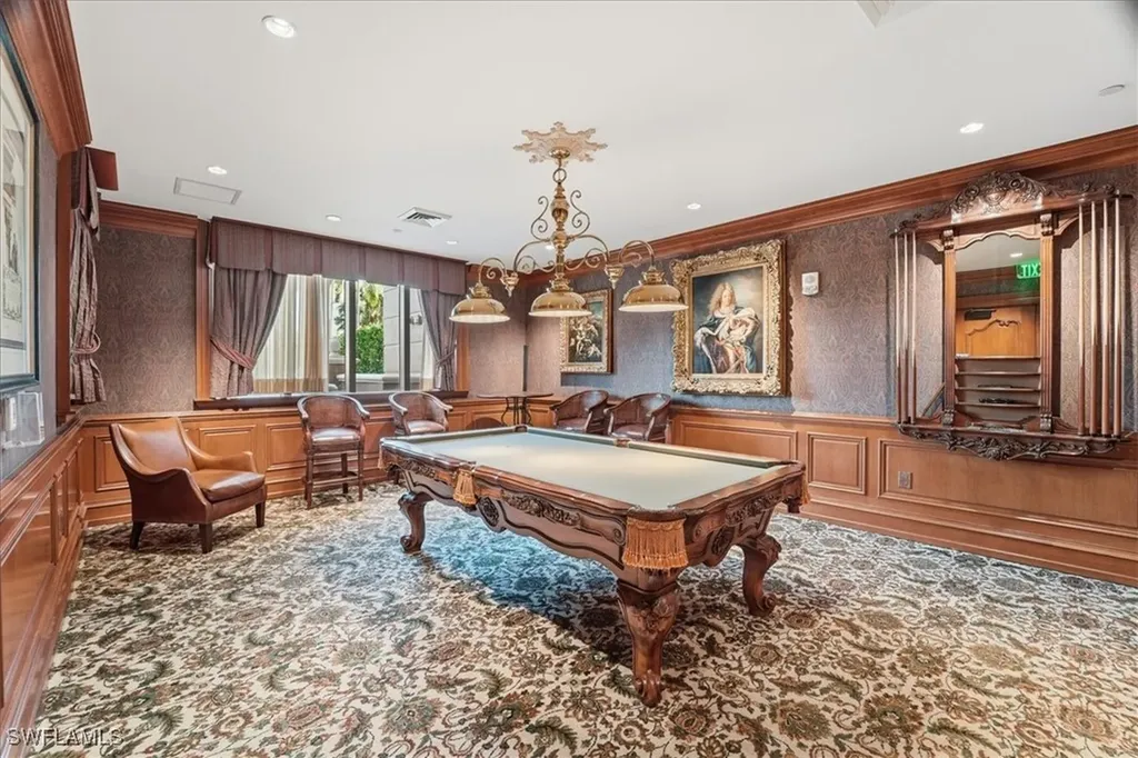 6597 Nicholas Boulevard Naples FL 34108
