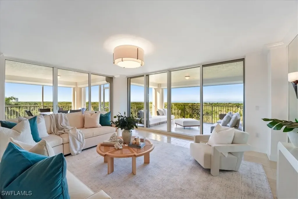 6597 Nicholas Boulevard Naples FL 34108