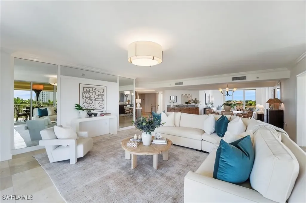 6597 Nicholas Boulevard Naples FL 34108