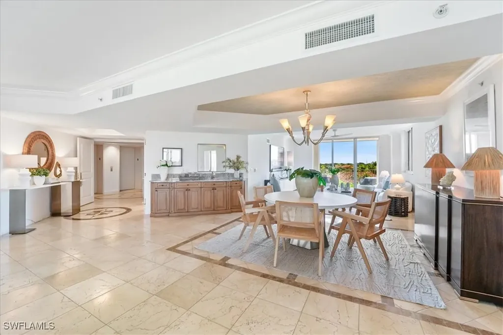 6597 Nicholas Boulevard Naples FL 34108