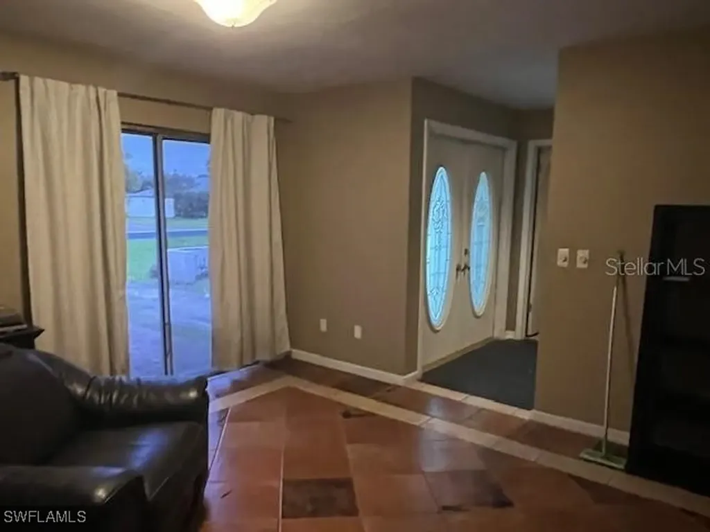 547 Eastwood Drive Naples FL 34110
