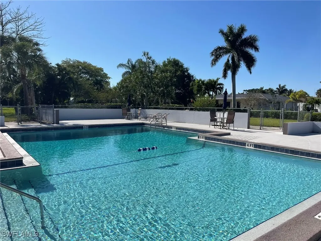 547 Eastwood Drive Naples FL 34110