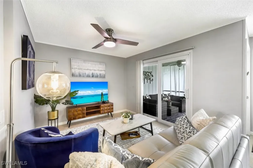 10095 7th Street N Naples FL 34108