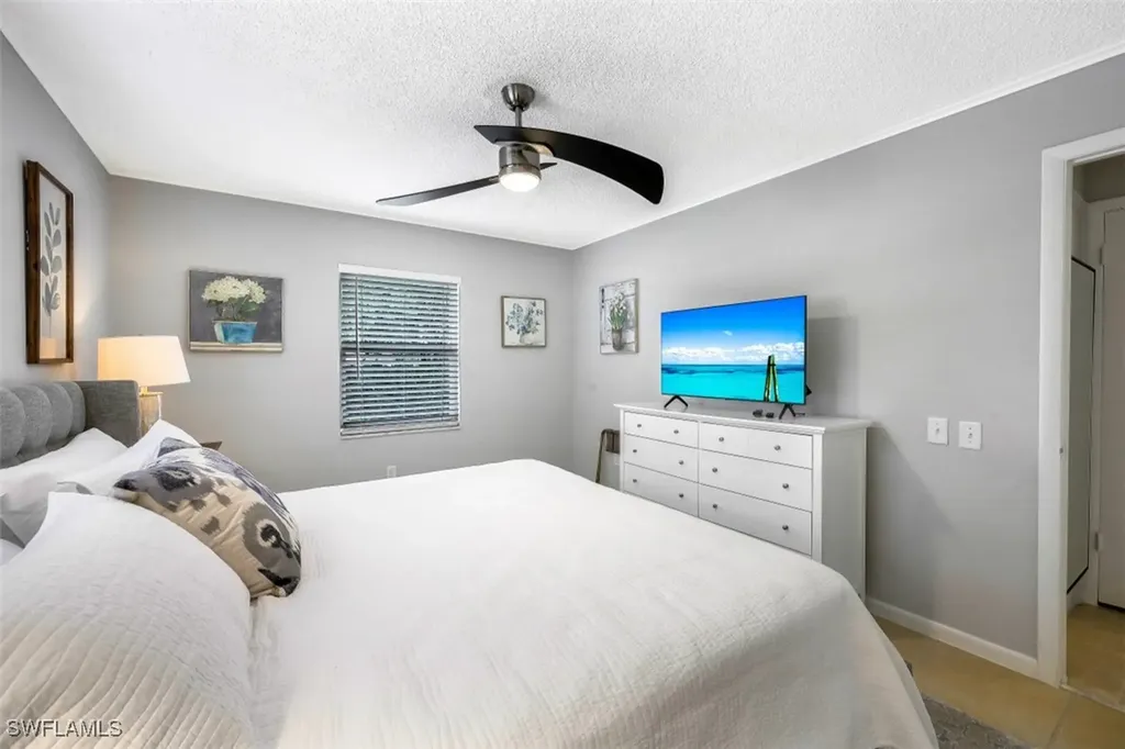 10095 7th Street N Naples FL 34108