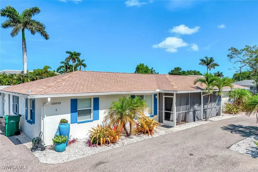 10095 7th Street N Naples FL 34108