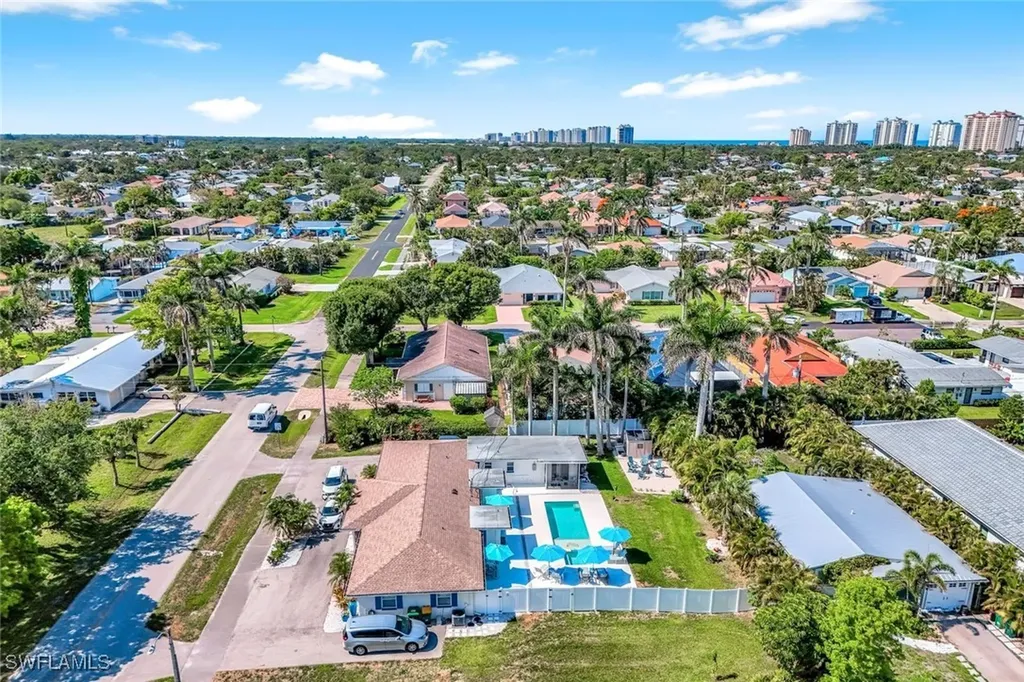 10095 7th Street N Naples FL 34108