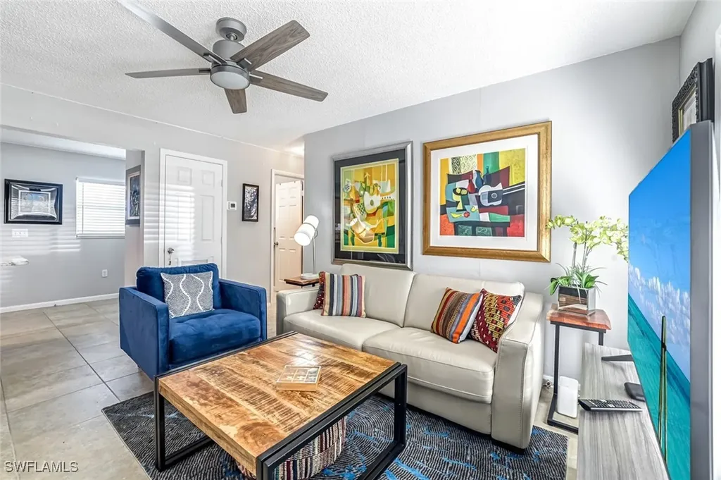 10095 7th Street N Naples FL 34108