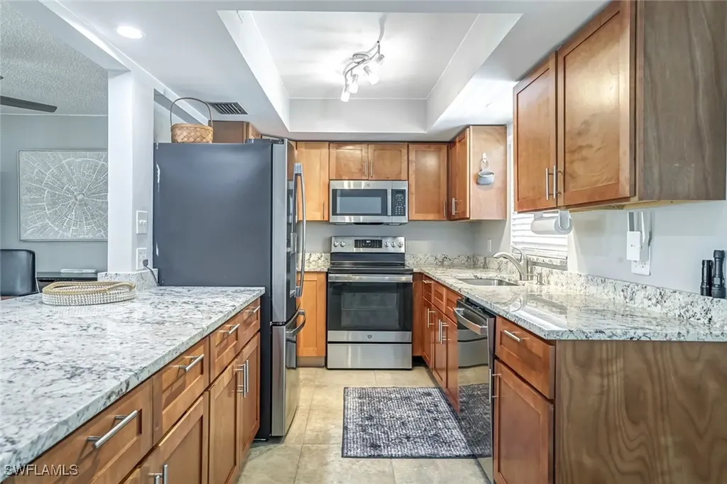 10095 7th Street N Naples FL 34108