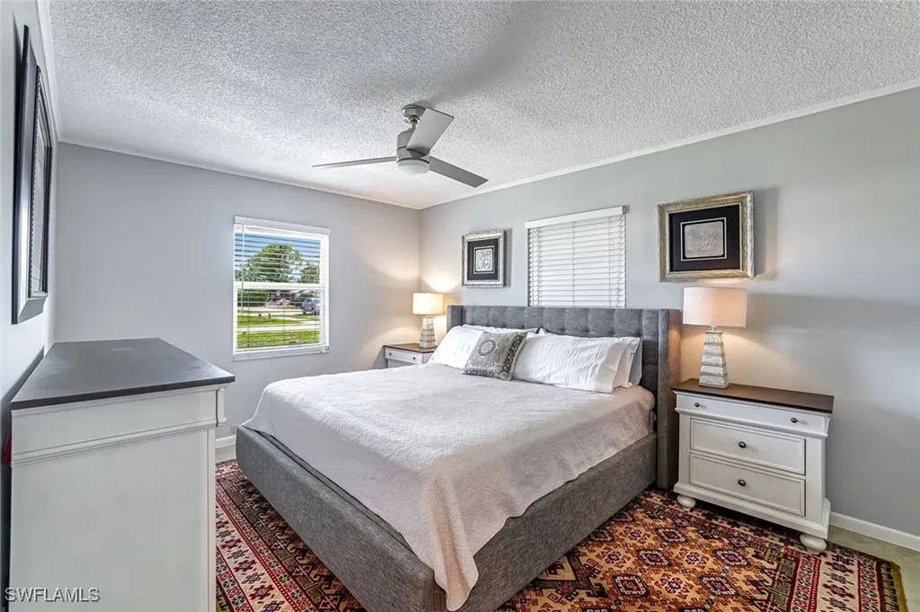10095 7th Street N Naples FL 34108