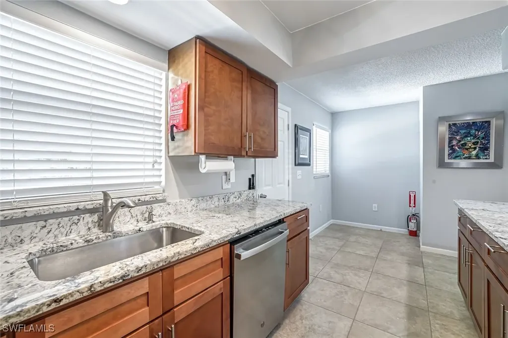 10095 7th Street N Naples FL 34108
