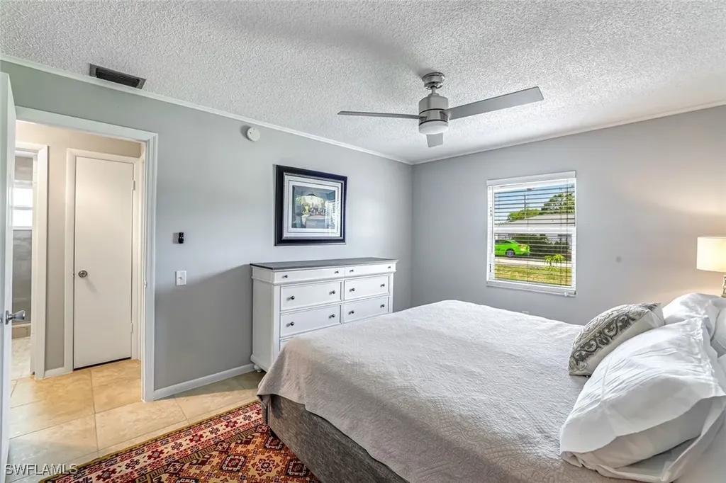 10095 7th Street N Naples FL 34108