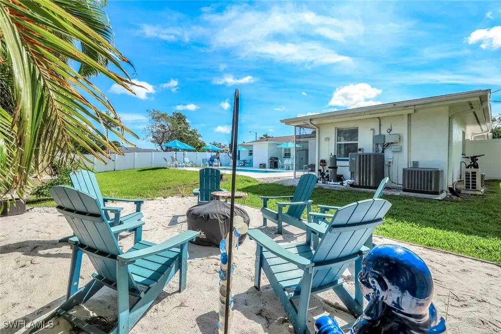 10095 7th Street N Naples FL 34108