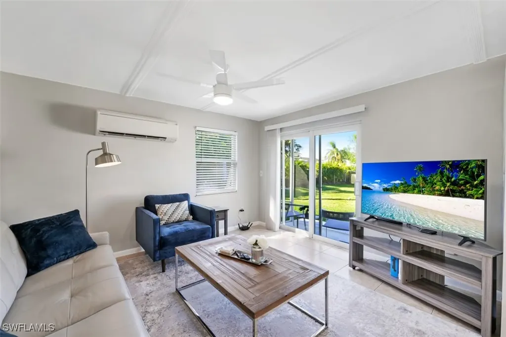 10095 7th Street N Naples FL 34108