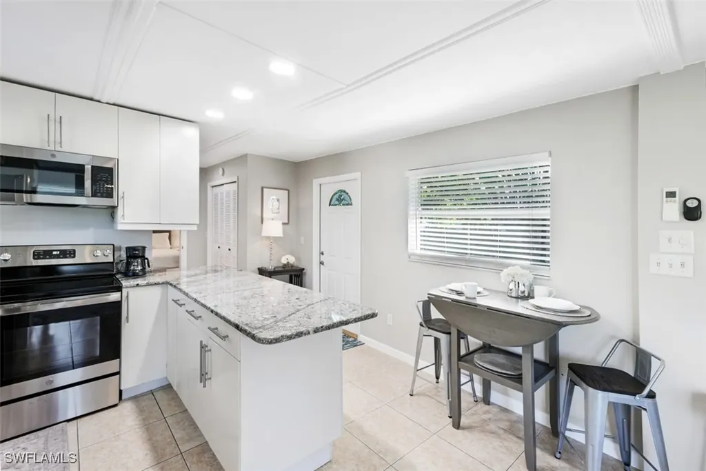 10095 7th Street N Naples FL 34108