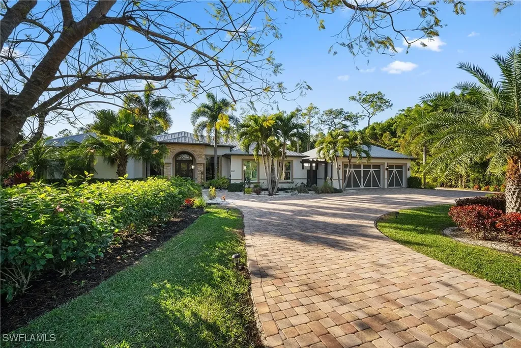 1805 Heritage Trail Naples FL 34112