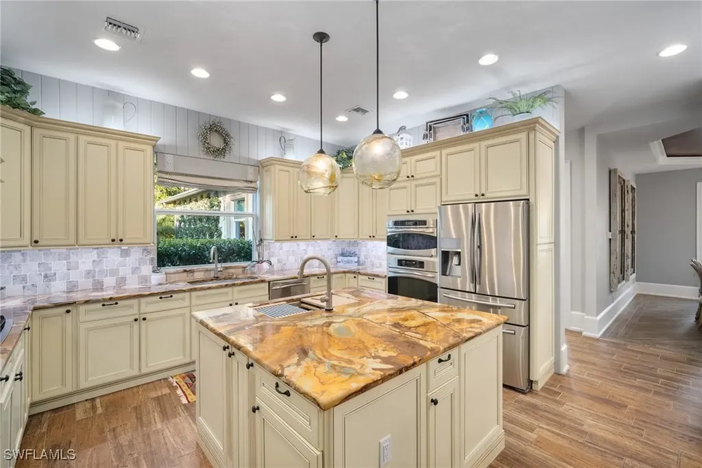 1805 Heritage Trail Naples FL 34112