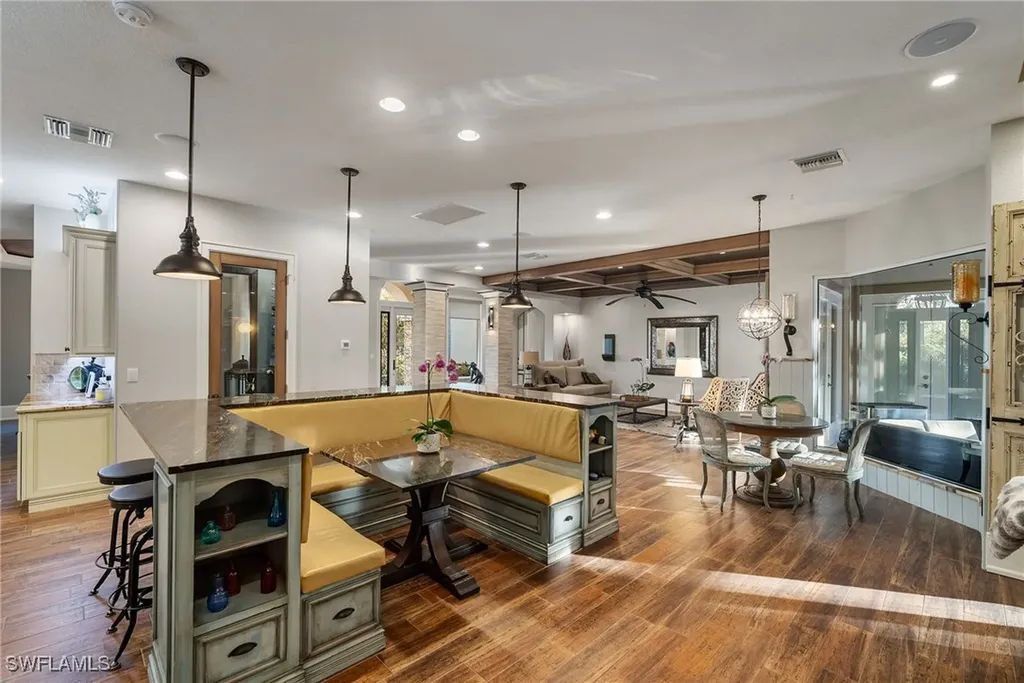 1805 Heritage Trail Naples FL 34112