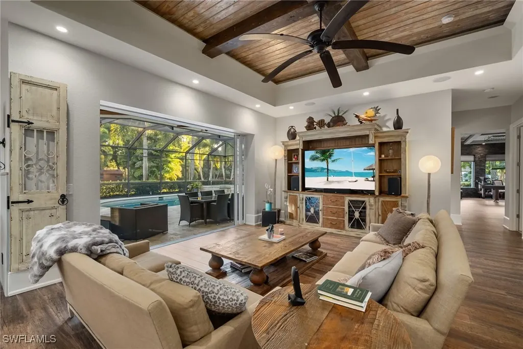 1805 Heritage Trail Naples FL 34112