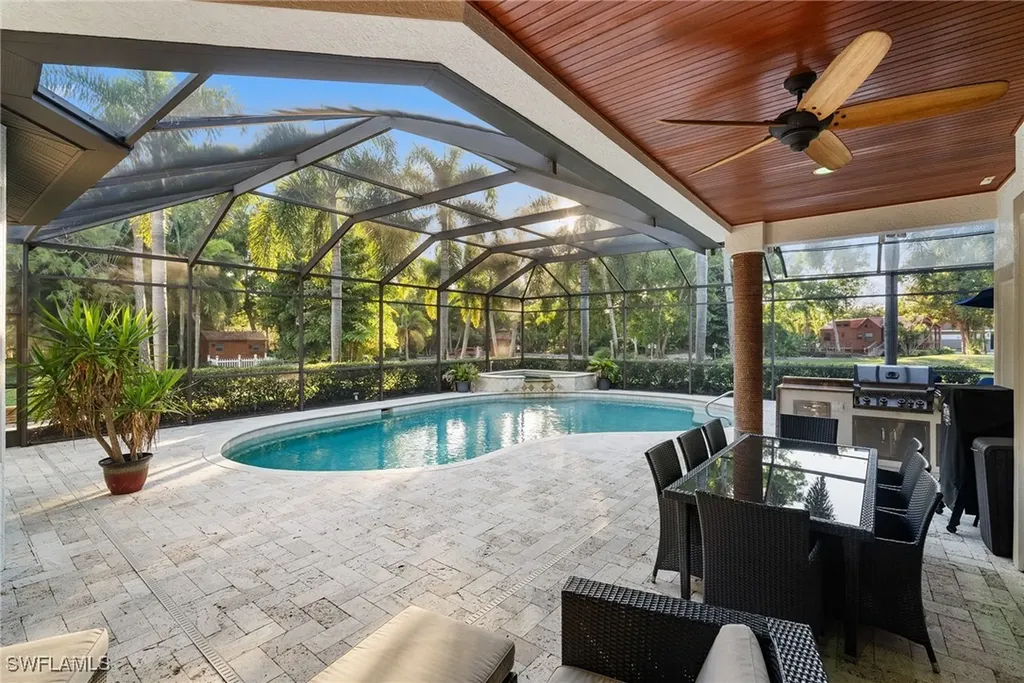 1805 Heritage Trail Naples FL 34112