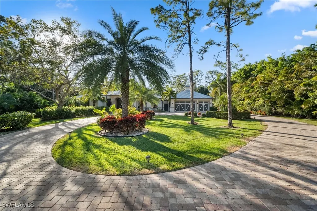 1805 Heritage Trail Naples FL 34112