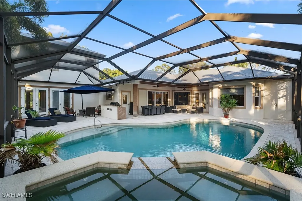 1805 Heritage Trail Naples FL 34112