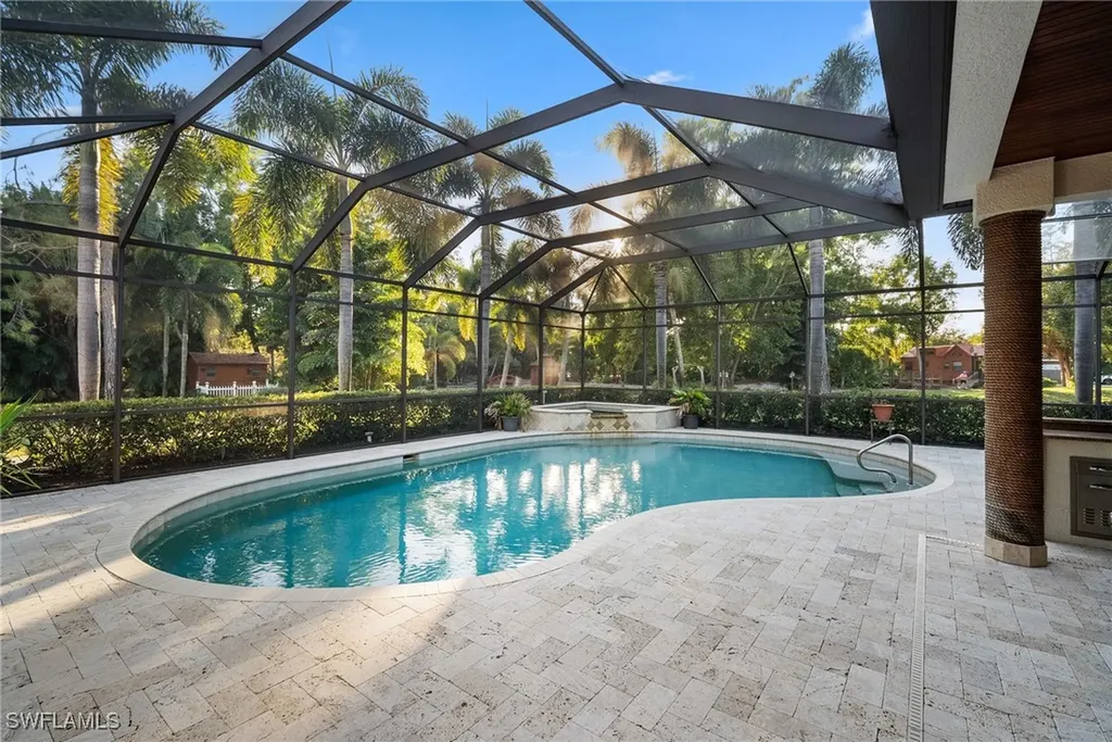 1805 Heritage Trail Naples FL 34112