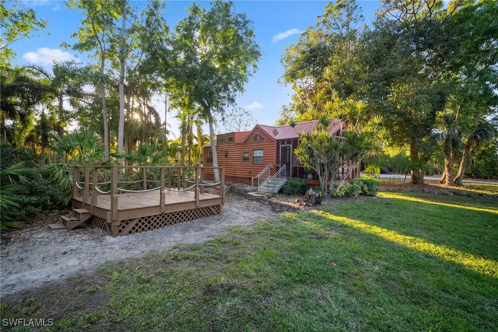 1805 Heritage Trail Naples FL 34112