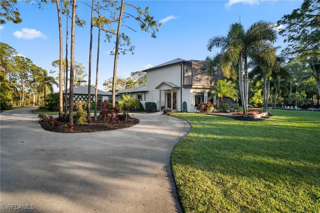1805 Heritage Trail Naples FL 34112