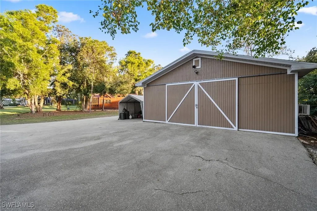 1805 Heritage Trail Naples FL 34112
