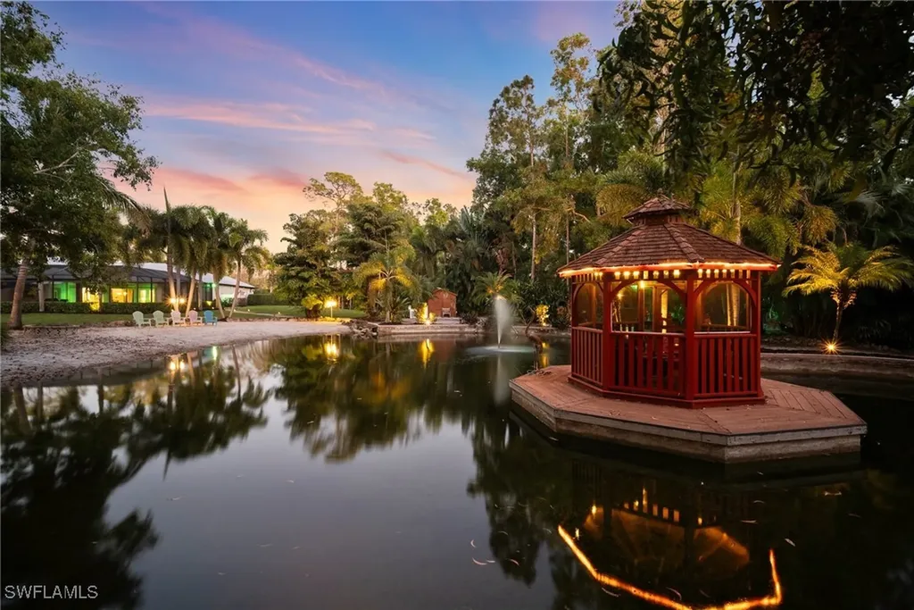 1805 Heritage Trail Naples FL 34112
