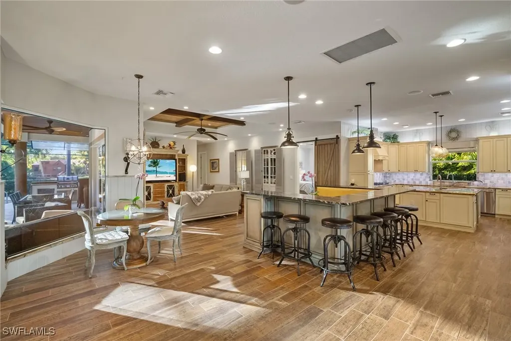 1805 Heritage Trail Naples FL 34112
