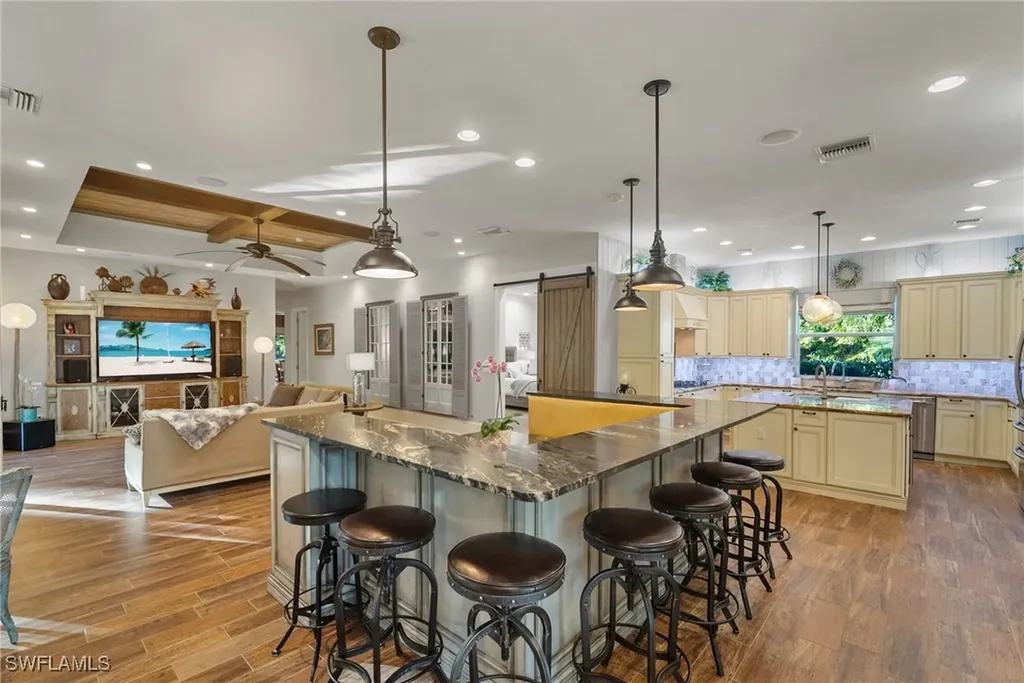 1805 Heritage Trail Naples FL 34112