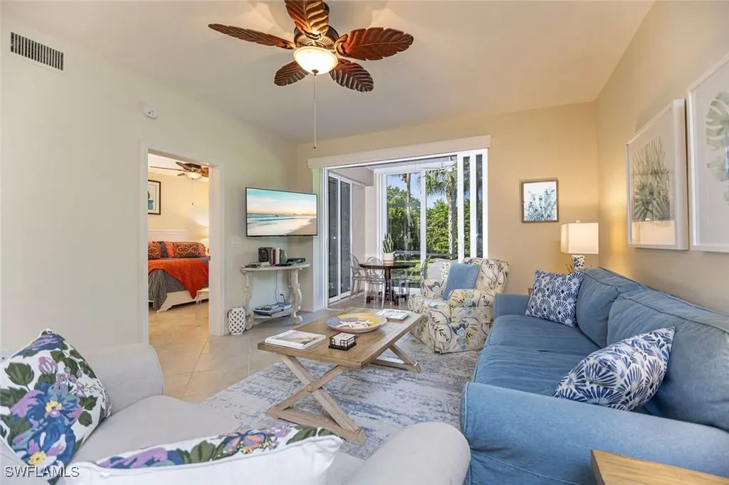 823 Tanbark Drive Naples FL 34108